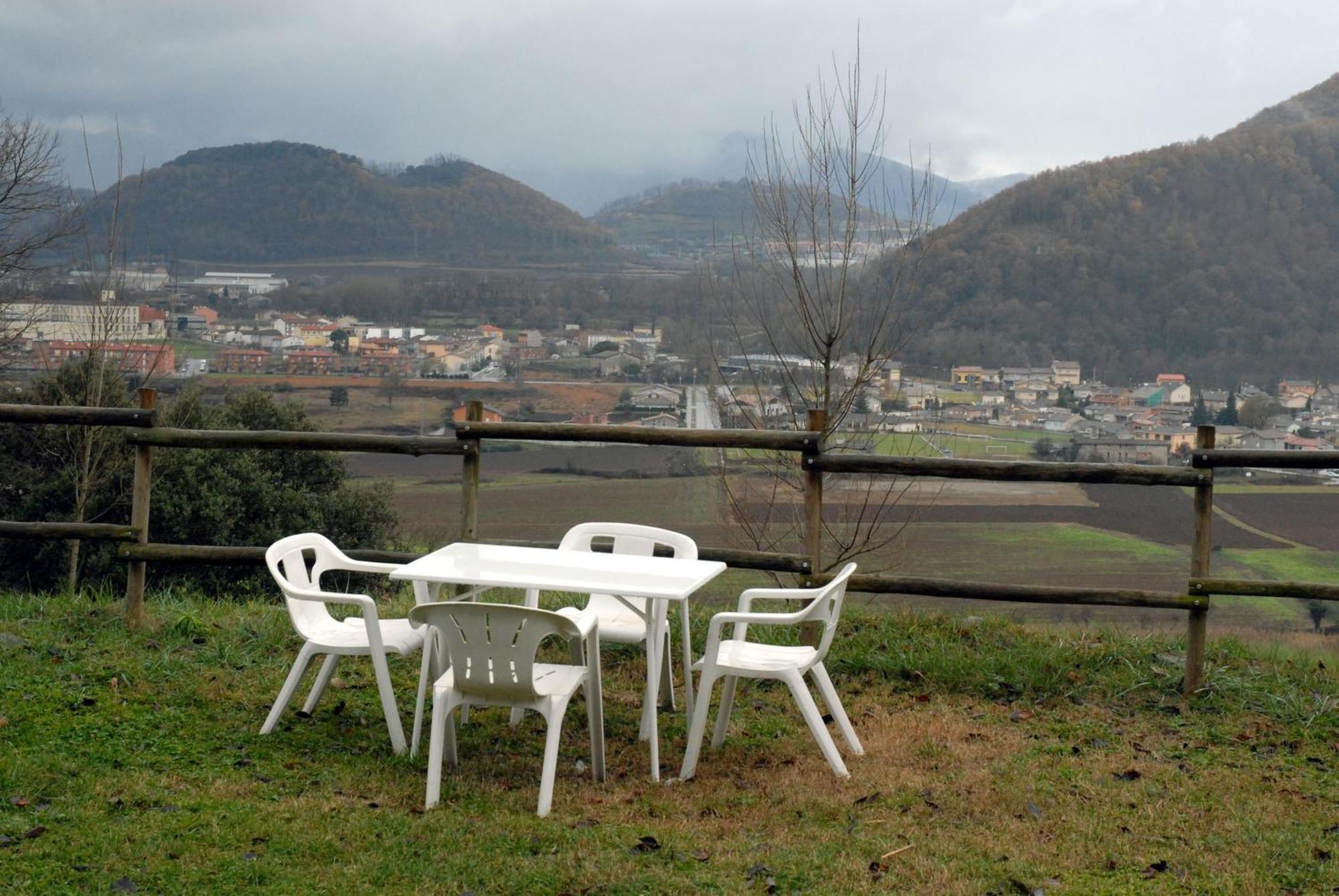 Casa De Colonies La Cadamont Pansiyon Sant Joan les Fonts Dış mekan fotoğraf